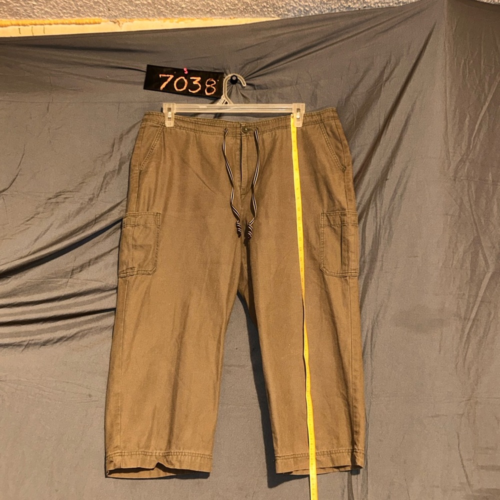 Dockers Women's Tan Cropped Cargo Drawstring Pants